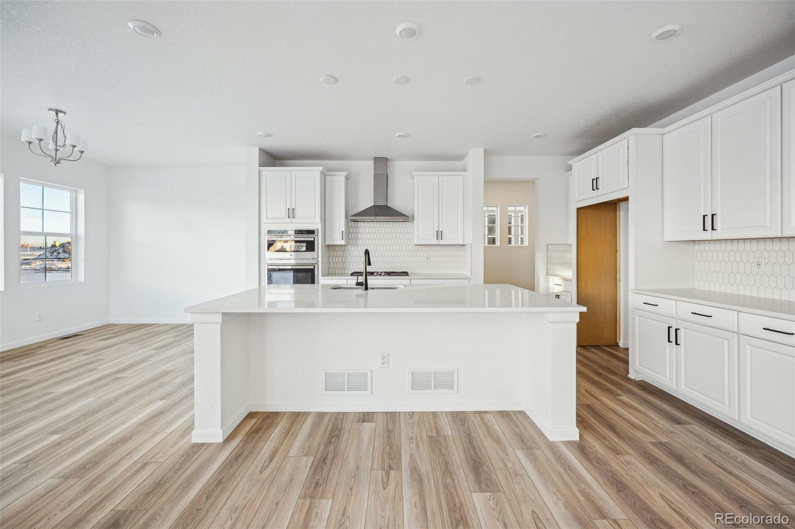 Property Photo: 3372 N Buchanan Way CO 80019