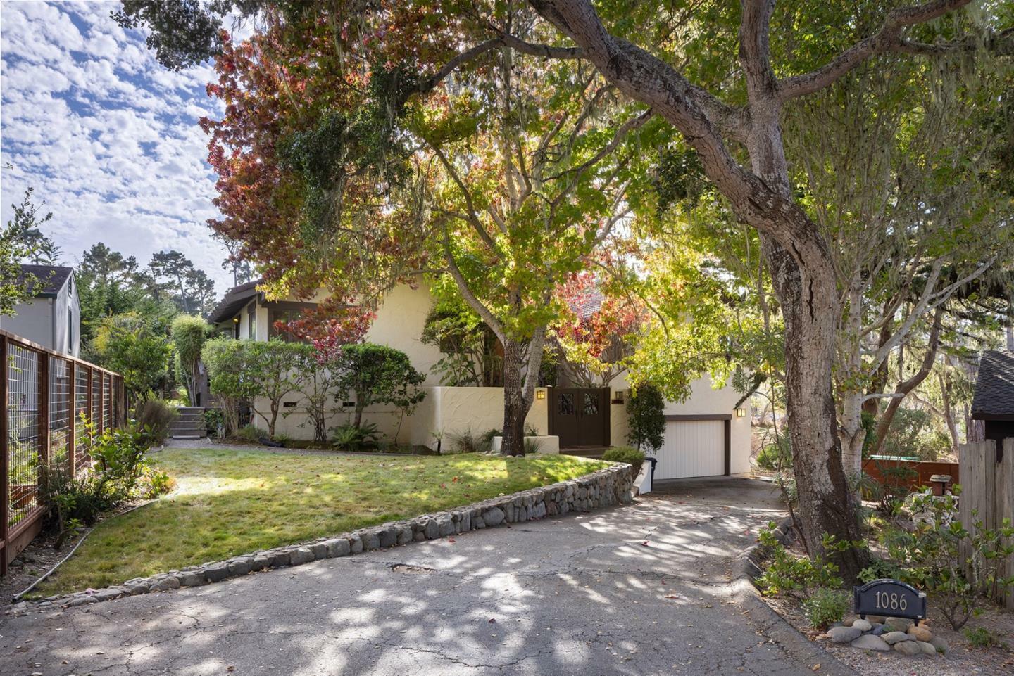 Property Photo:  1086 Spyglass Woods Drive  CA 93953 