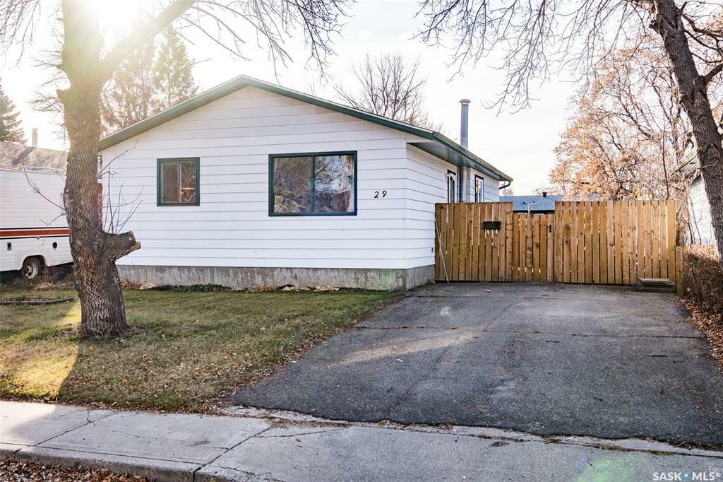 29 Kemp Crescent  Prince Albert SK S6V 6G9 photo