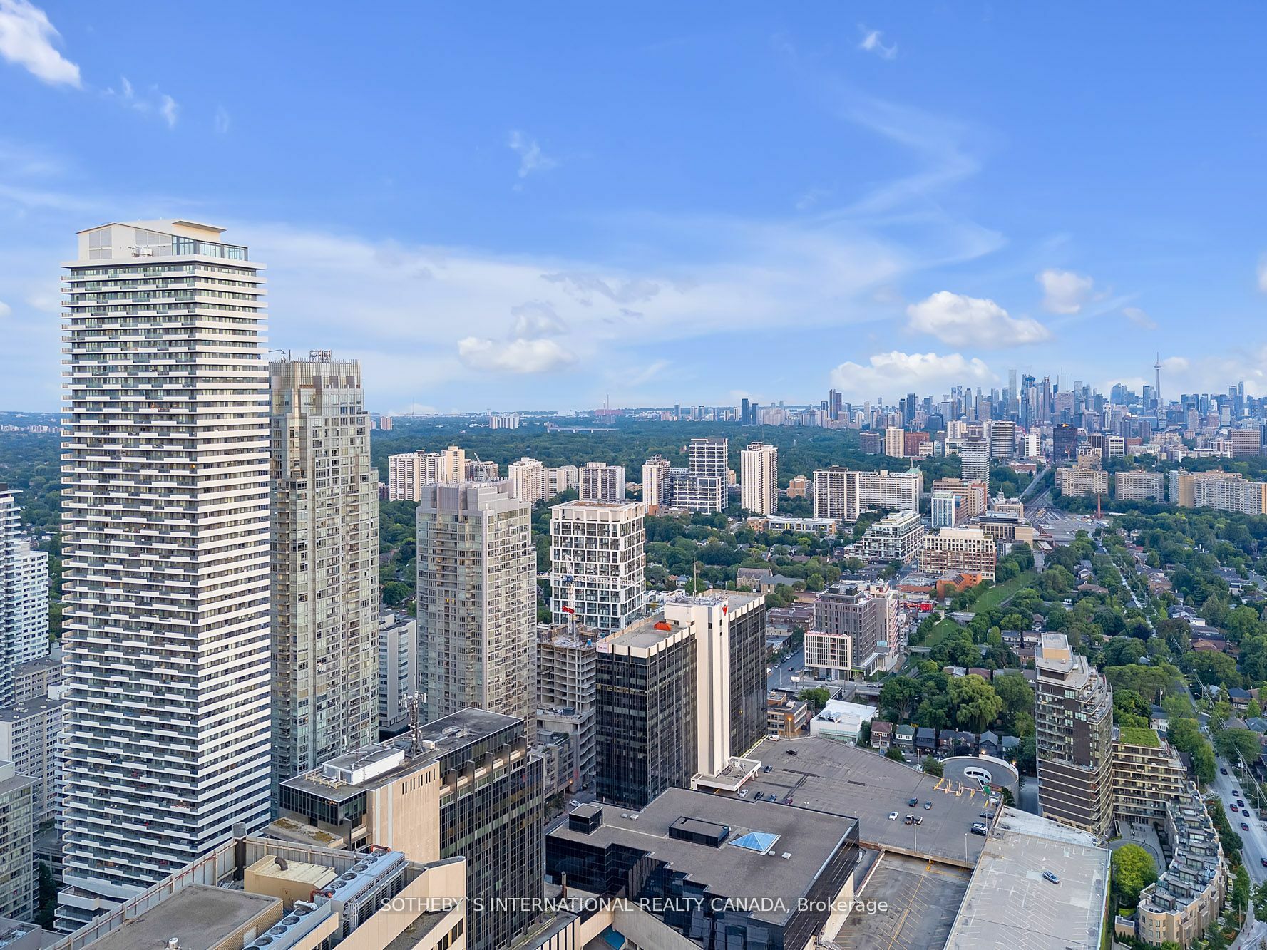 Property Photo:  2191 Yonge St 5202  ON M4S 3H8 