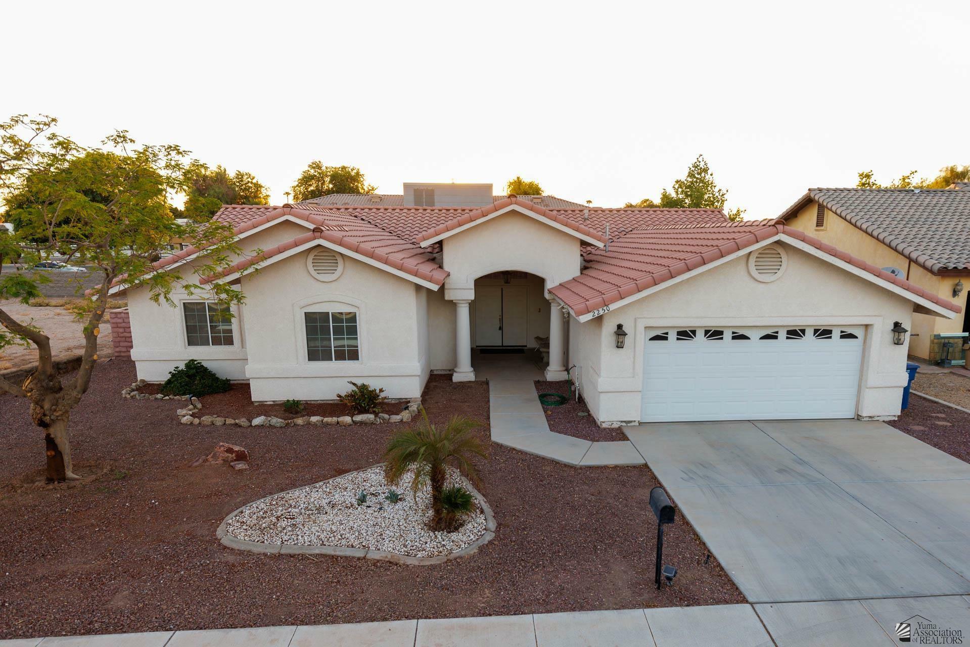 Property Photo:  2250 S 23 Dr  AZ 85364 