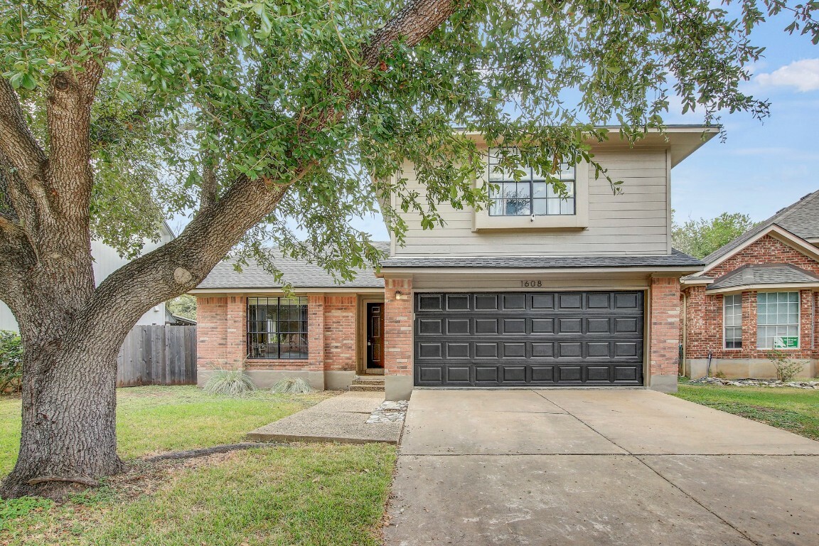 Property Photo:  1608 White Oak Loop  TX 78681 