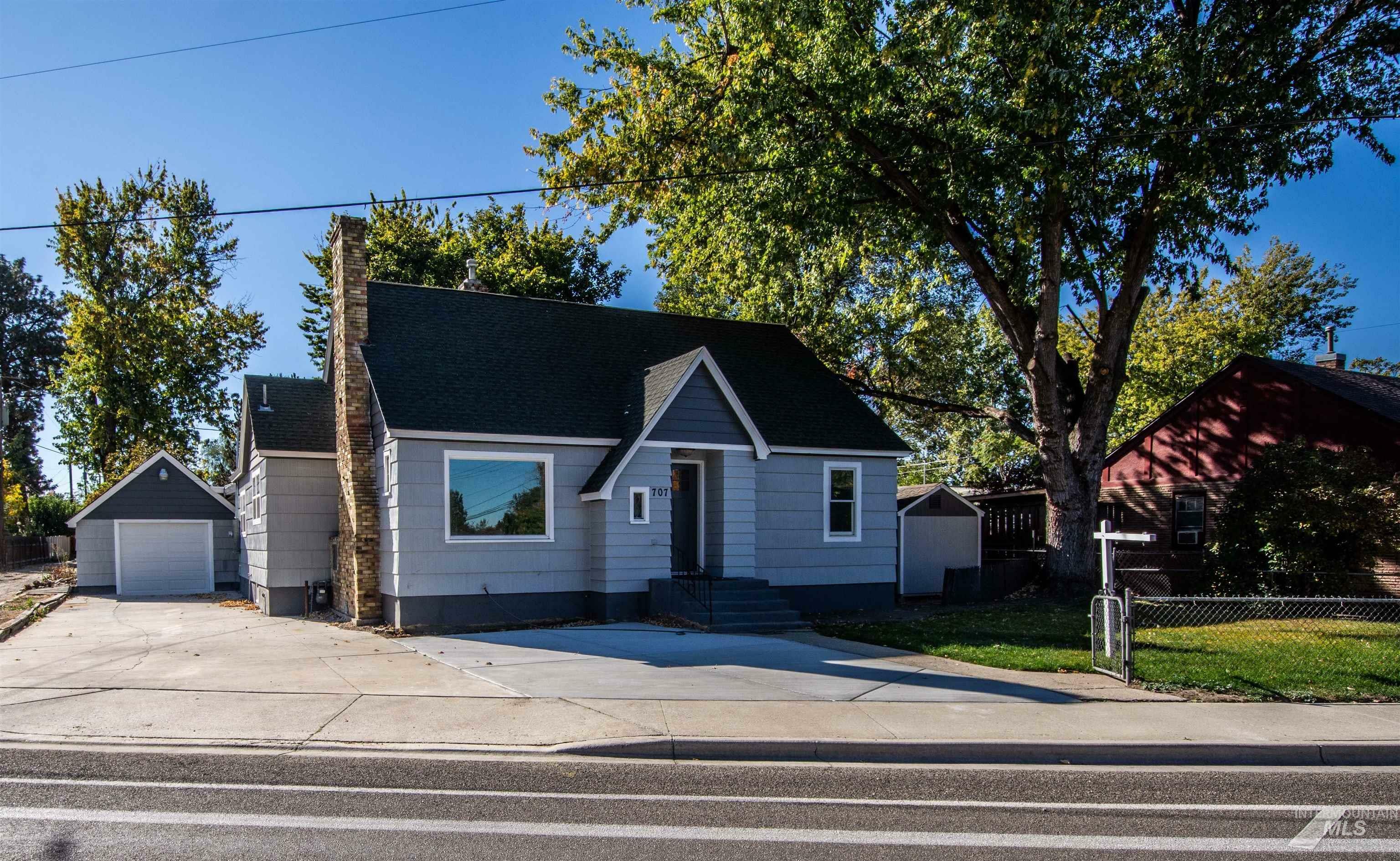 Property Photo:  707 W Boise Ave  ID 83706 