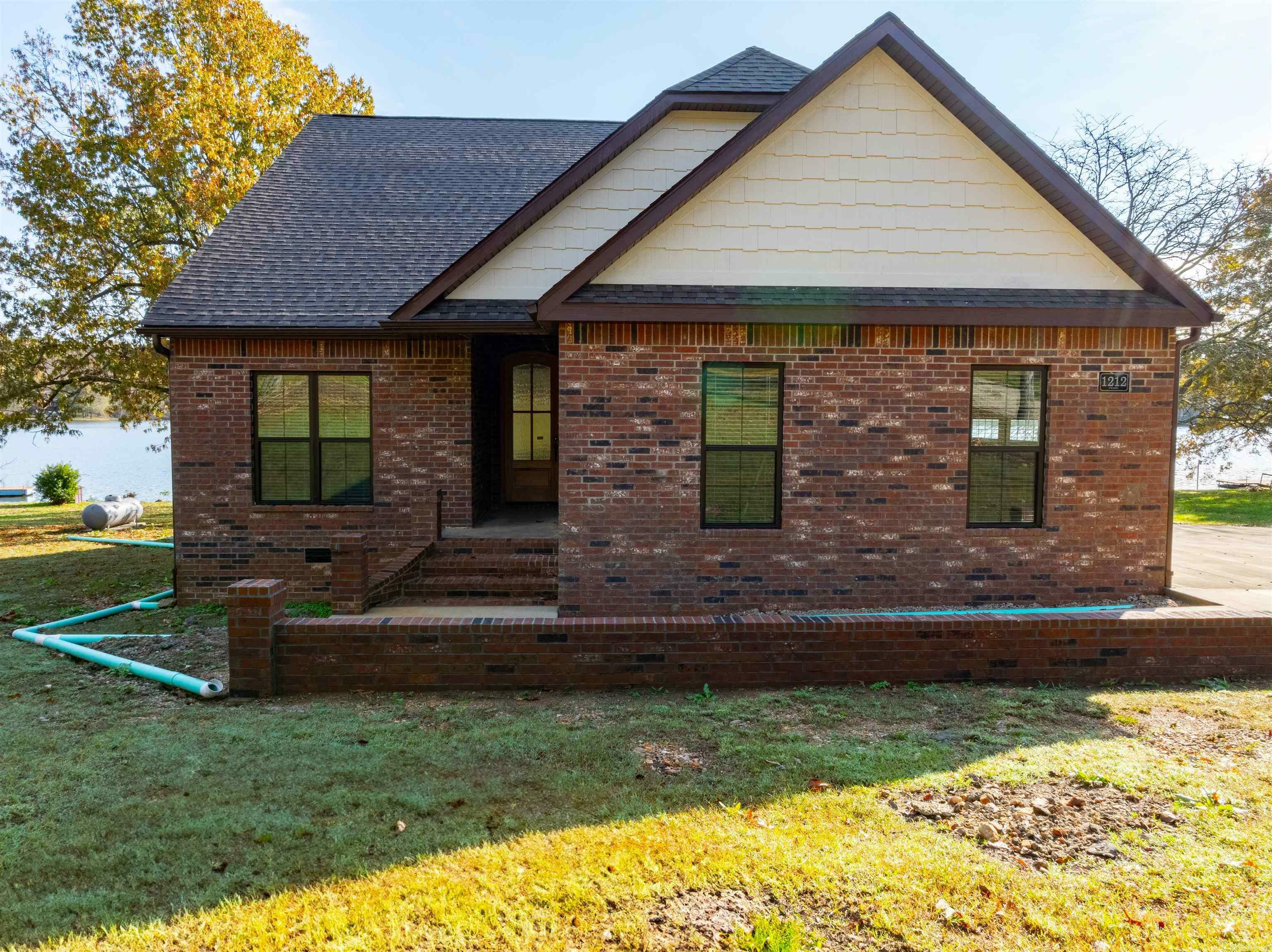 Property Photo:  1212 Pearl Drive  AR 72512 