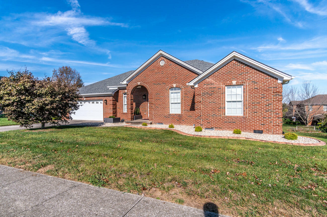 Property Photo: 137 Oak Meadow Drive KY 40403
