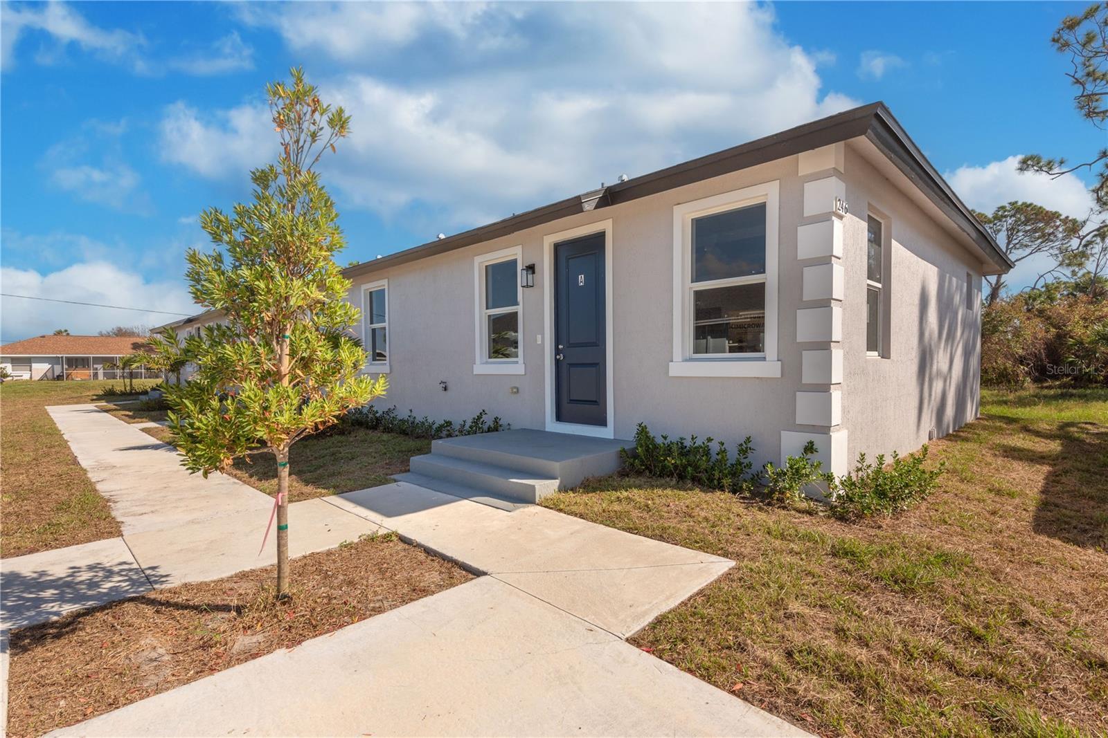 Property Photo: 246 Rotonda Boulevard FL 33947
