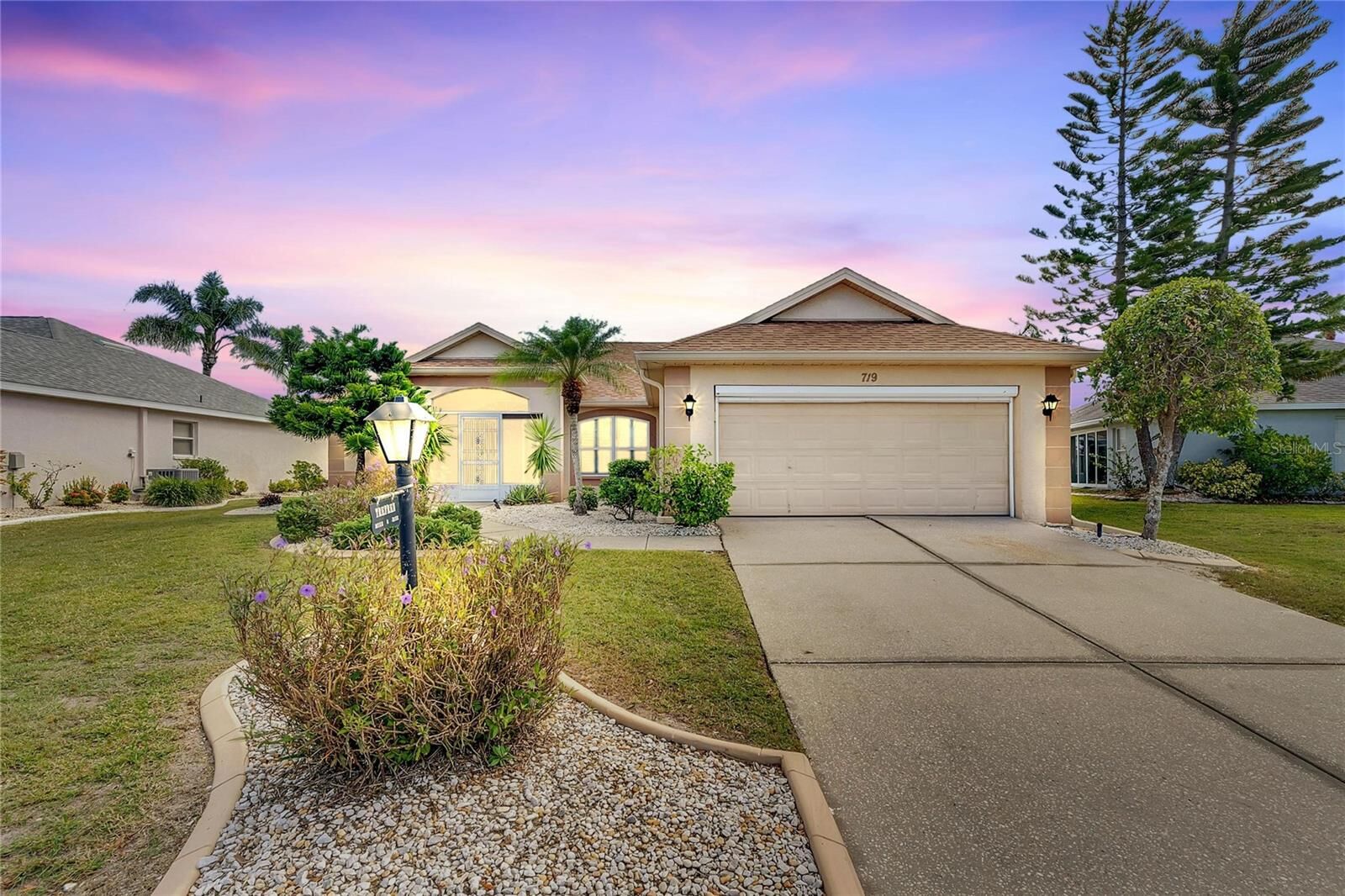 Property Photo: 719 Winterbrooke Way FL 33573