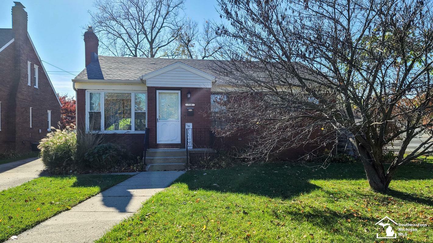 Property Photo:  718 E Front Street  MI 48161 