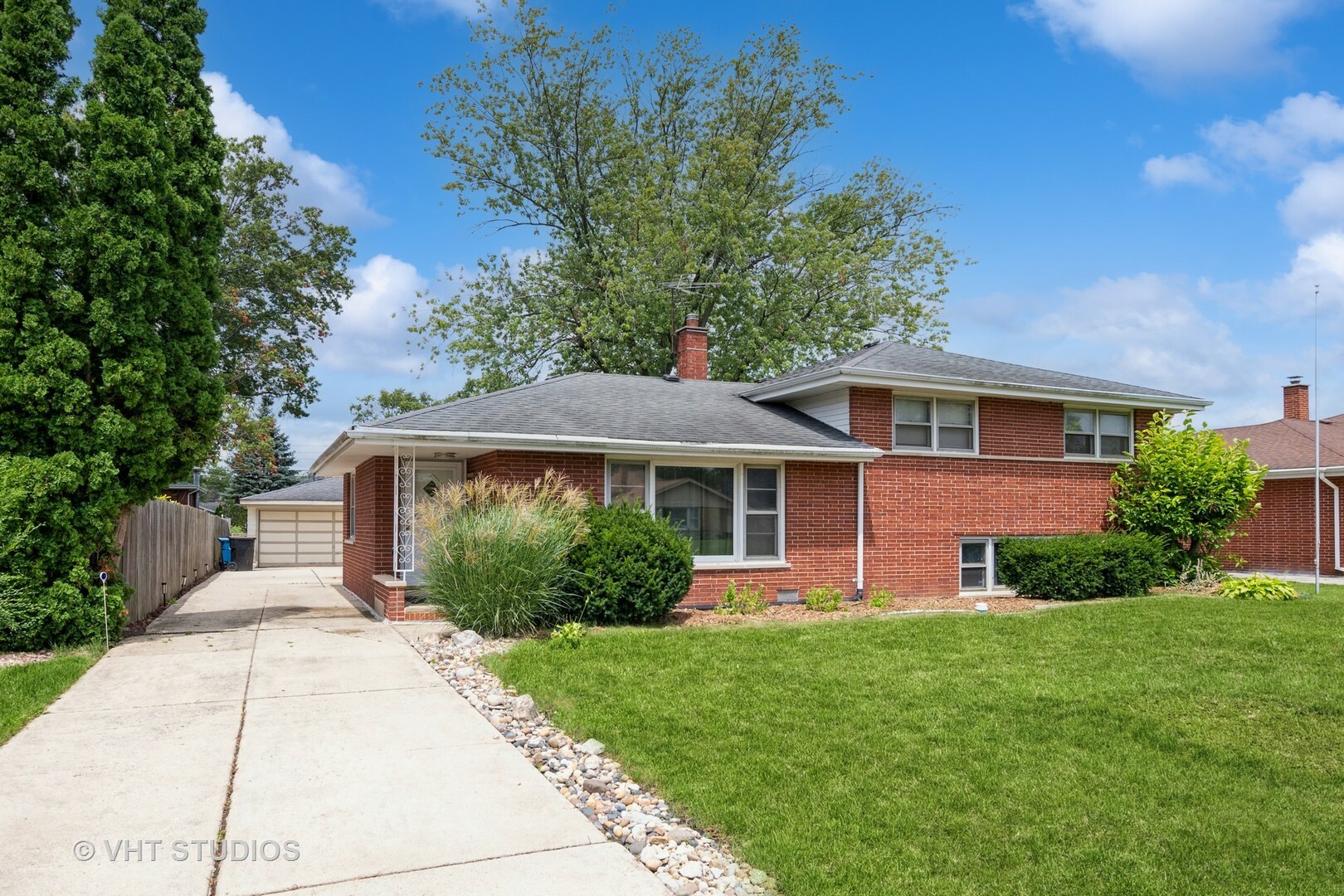 Property Photo:  6836 W Linden Drive W  IL 60463 