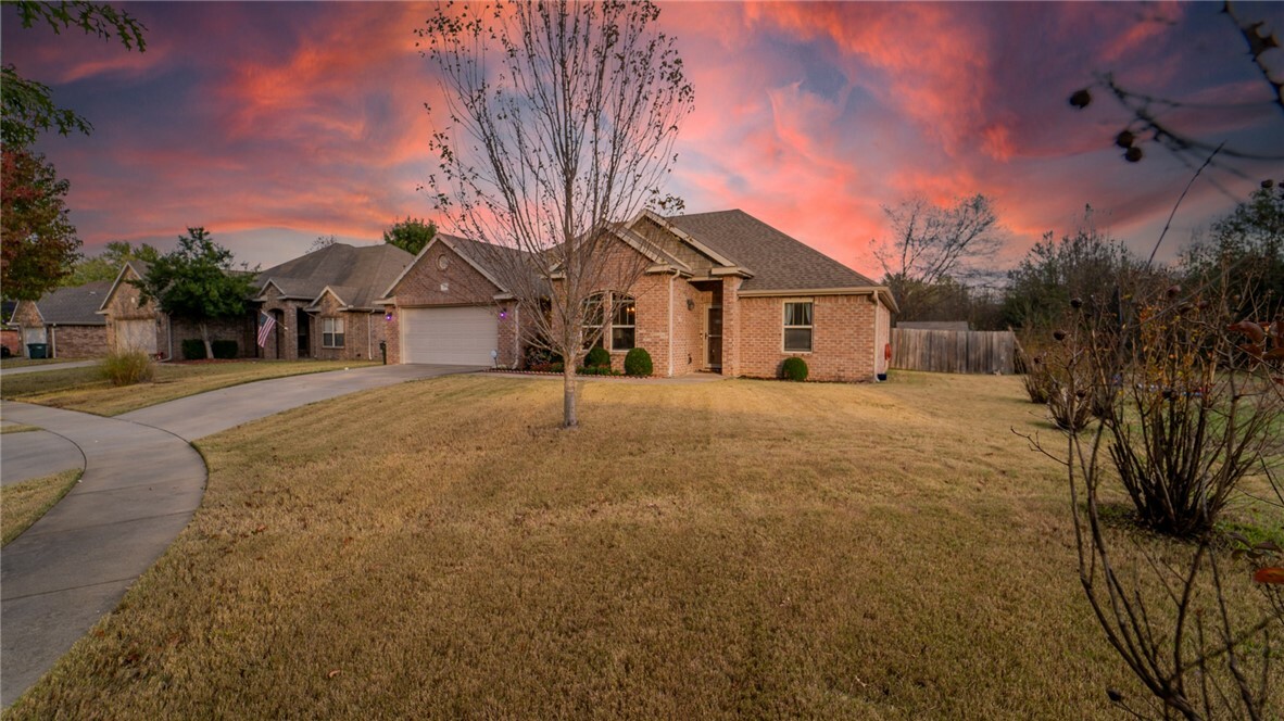 Property Photo:  602 Sundance Drive  AR 72704 