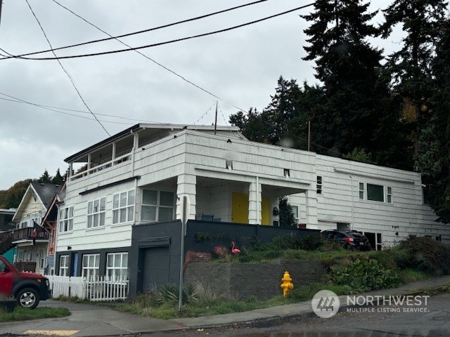 Property Photo:  2142 Alki Avenue SW 1-5  WA 98116 