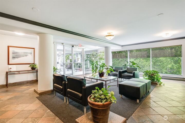 Property Photo: 308 E Republican Street 809 WA 98102