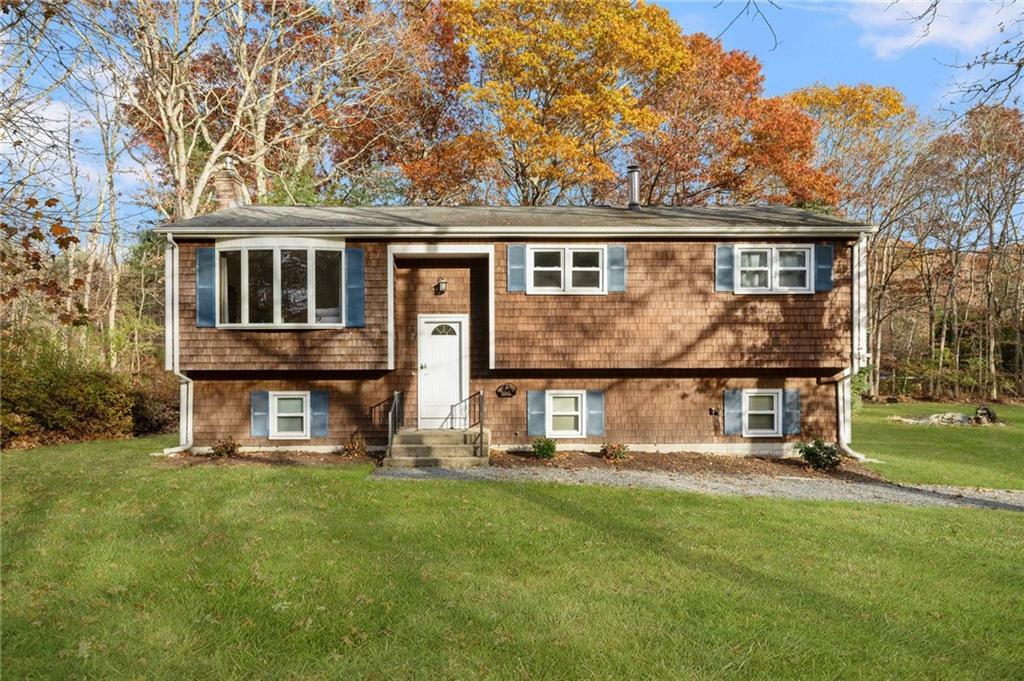 Property Photo:  7 Clearview Drive  RI 02892 