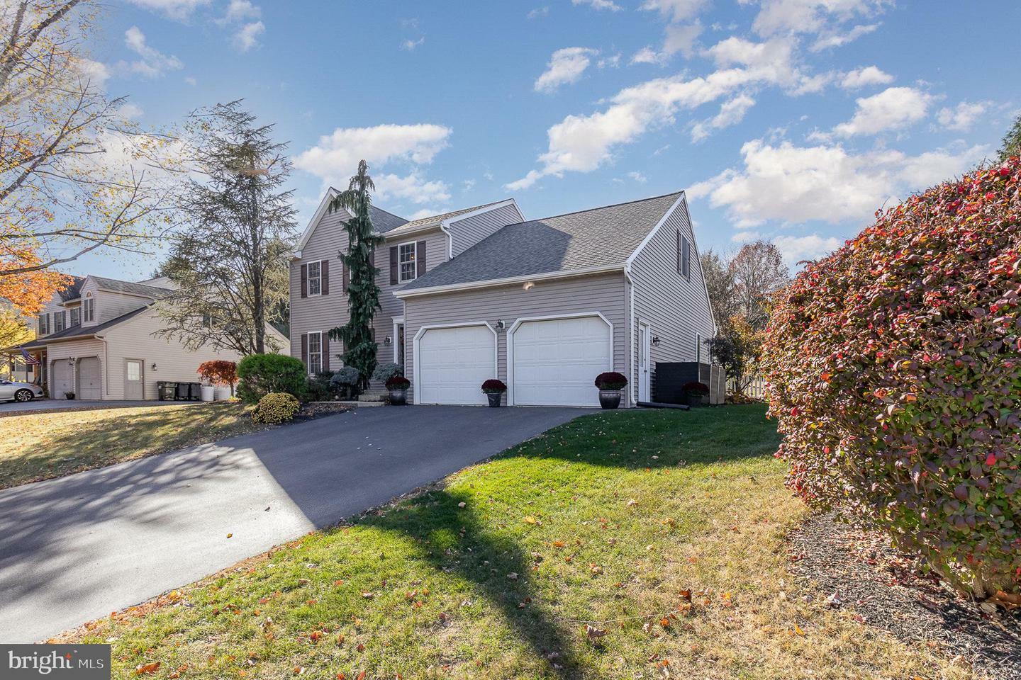 Property Photo:  10 Foxrun Terrace  PA 17543 