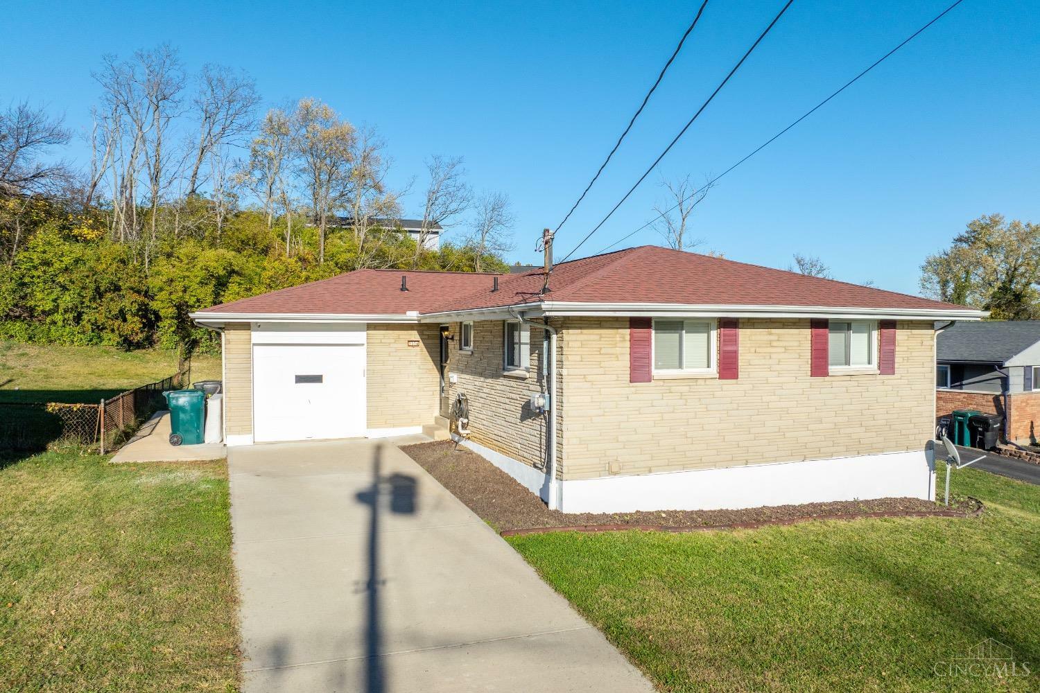 3374 Bighorn Court  Cincinnati OH 45211 photo