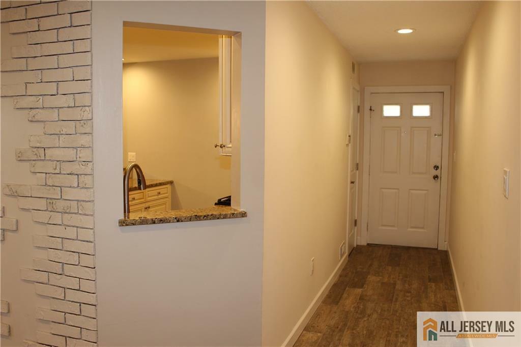 Property Photo:  5 Farnham Square  NJ 08859 