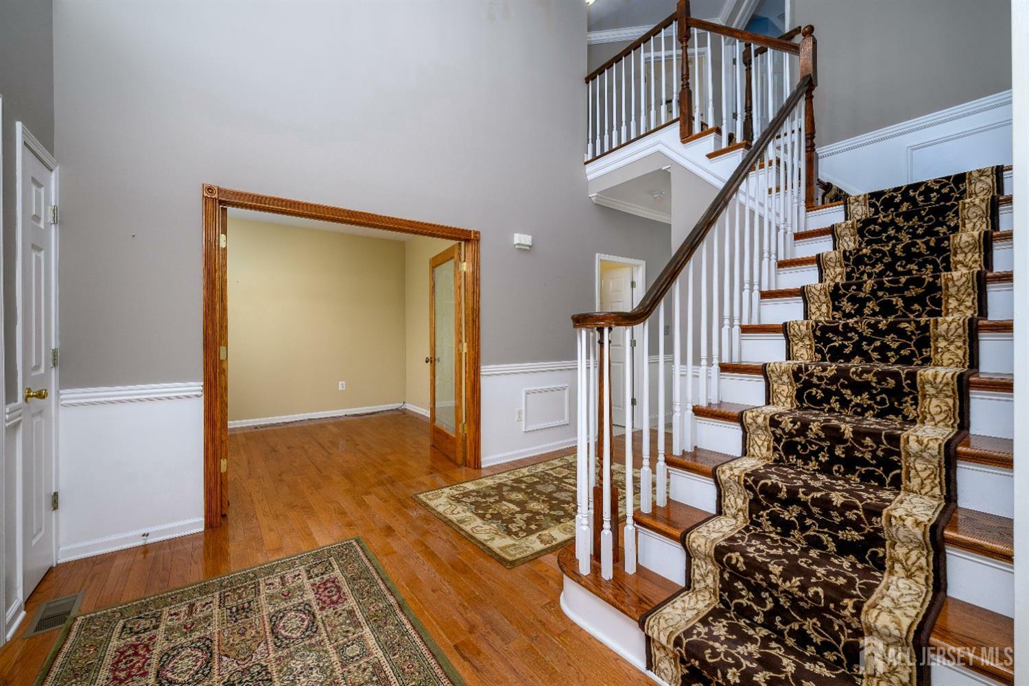 Property Photo:  4 Sycamore Court  NJ 08831 