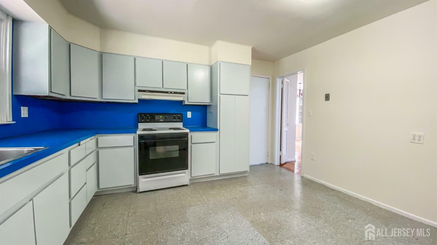 Property Photo:  31 Rolfe Place  NJ 08840 