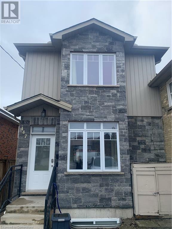 Photo de la propriété:  447 Stirling Avenue South  ON N2M 3H7 