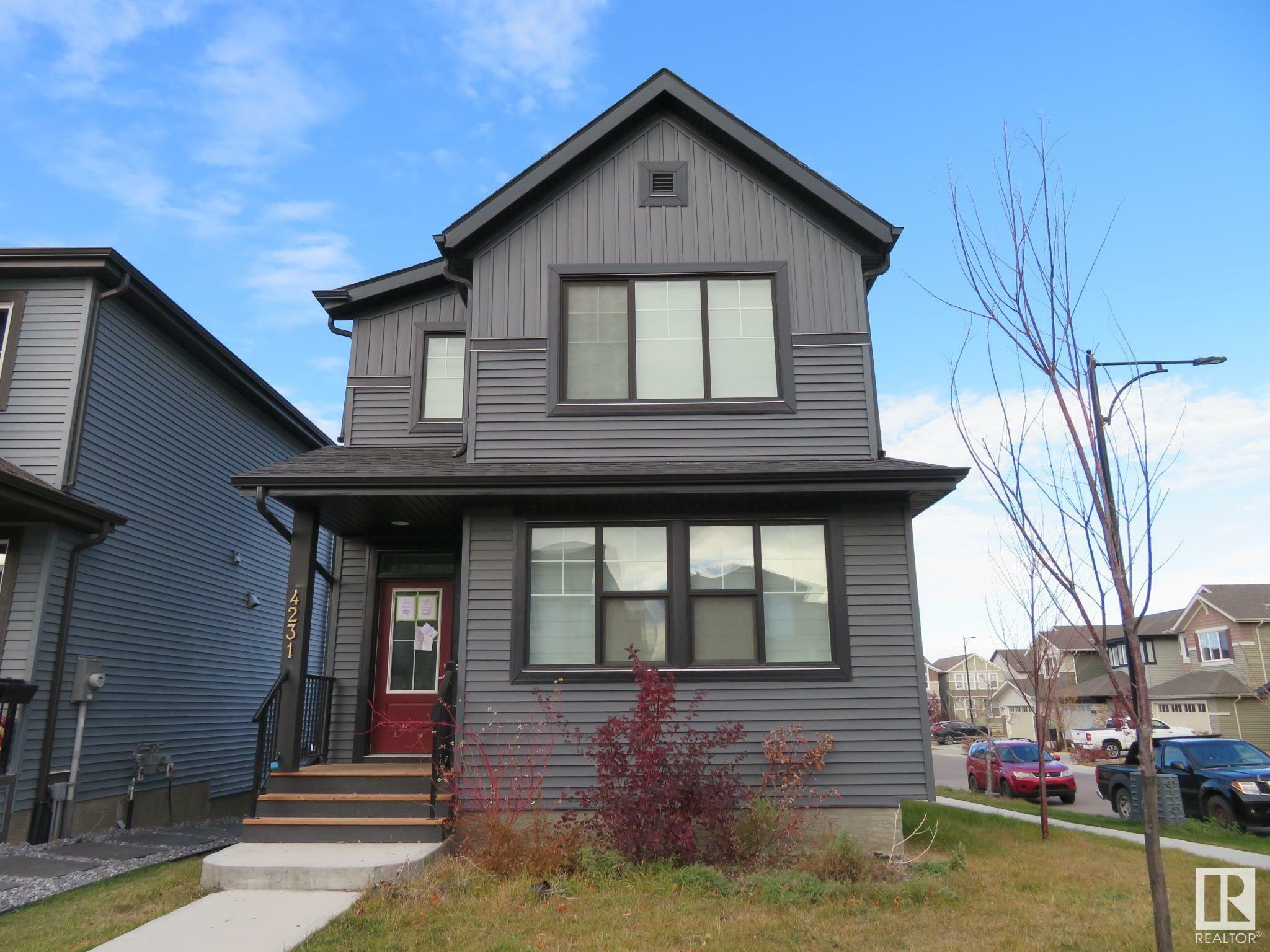 Property Photo:  4231 Chichak Close SW  AB T6W 4B3 