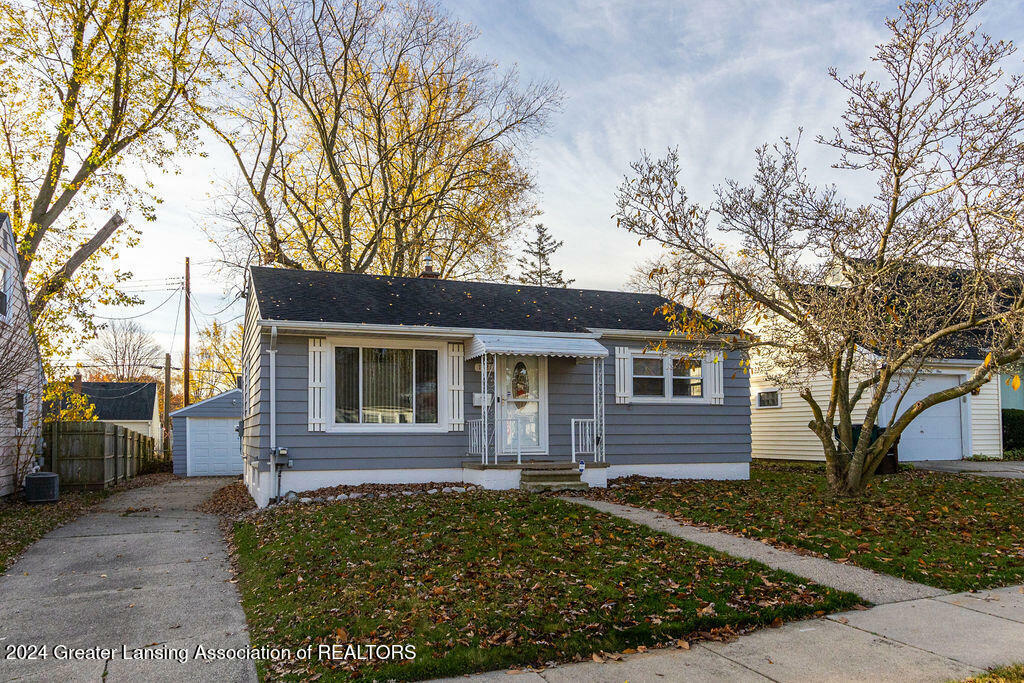 Property Photo:  1927 W Rundle Avenue  MI 48910 