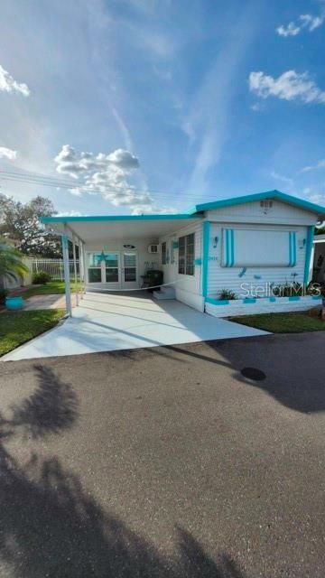 Property Photo: 2416 17th Street Court W FL 34205
