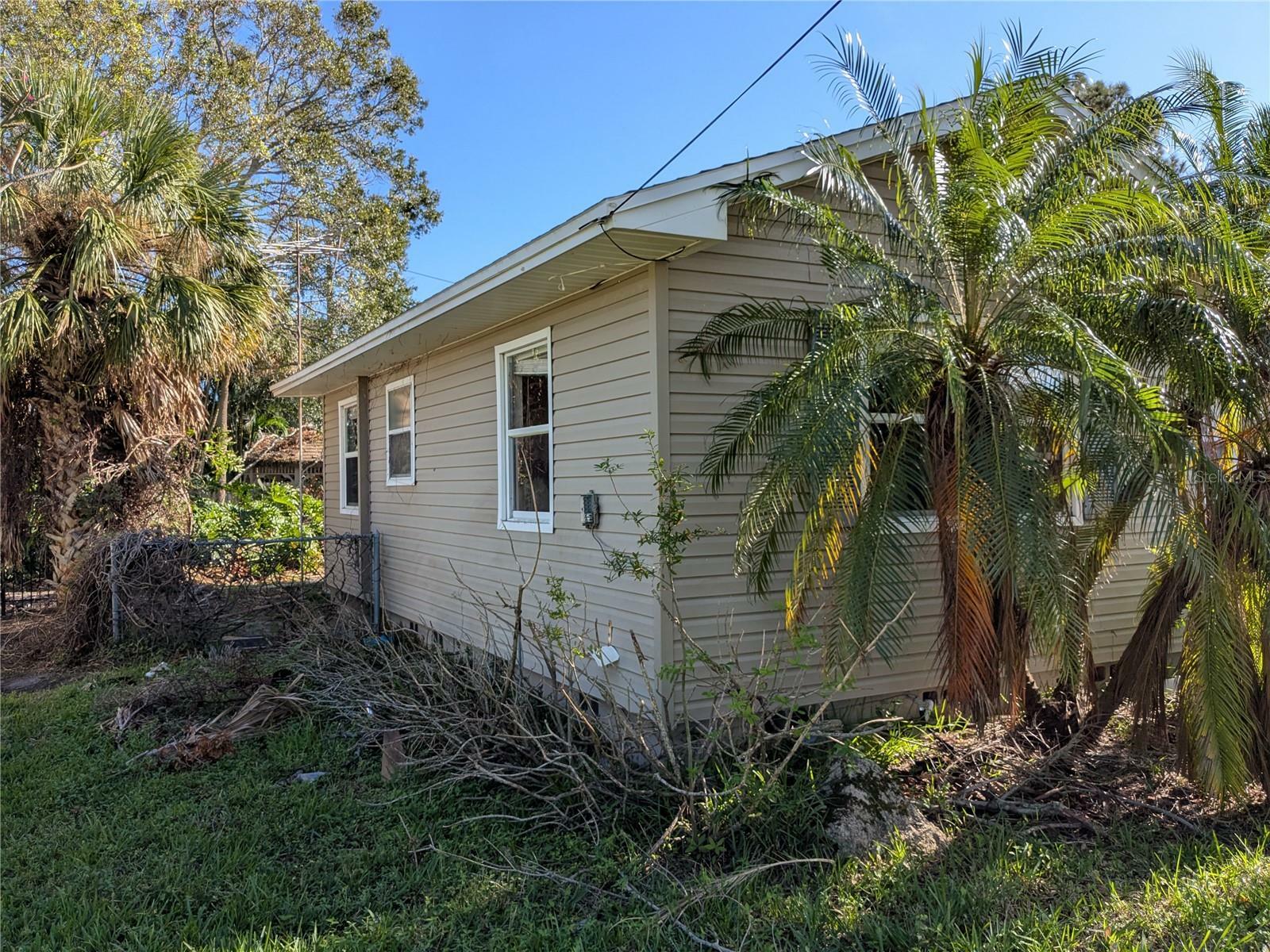 Property Photo:  3761 Overlook Dr NE  FL 33703 