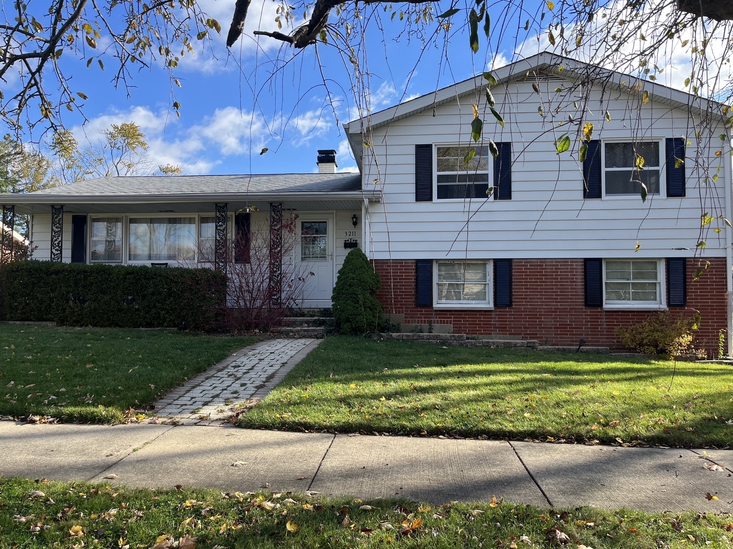 Property Photo:  3211 Rugby Court  IL 60087 