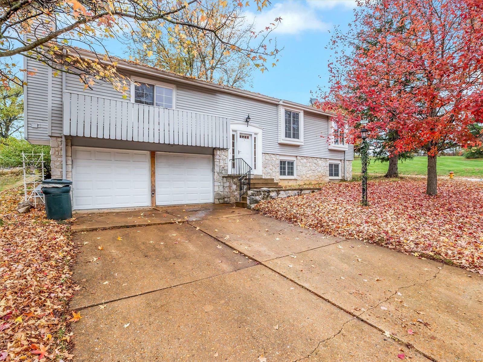 Property Photo:  901 La Bonne Parkway  MO 63021 