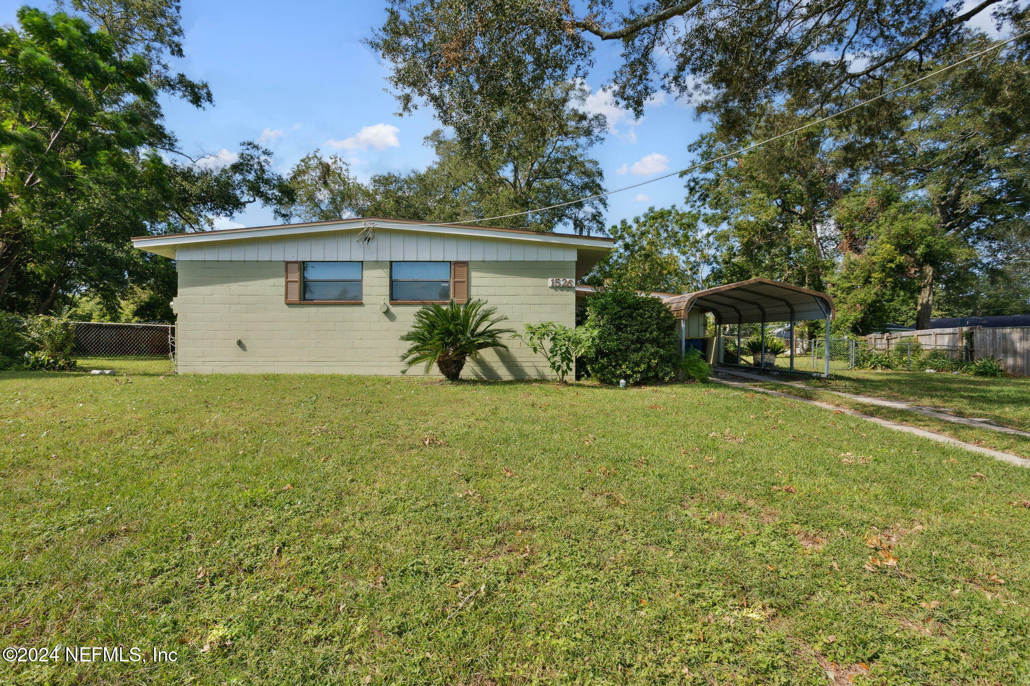 Property Photo:  1526 Aletha Court  FL 32211 