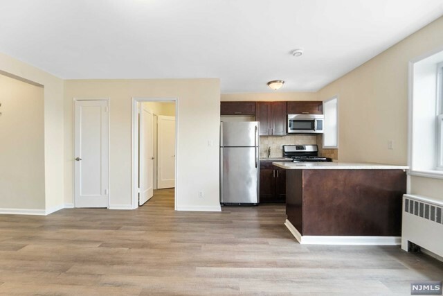 Property Photo:  210 Woodcliff Avenue 3F  NJ 07047 