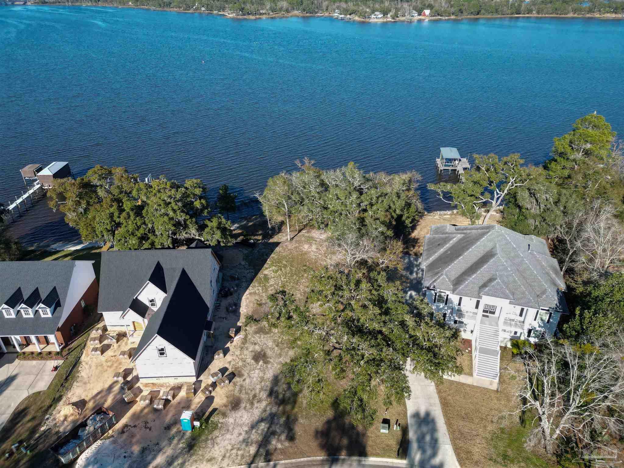 Property Photo:  7586 Old Bay Pointe Rd  FL 32583 