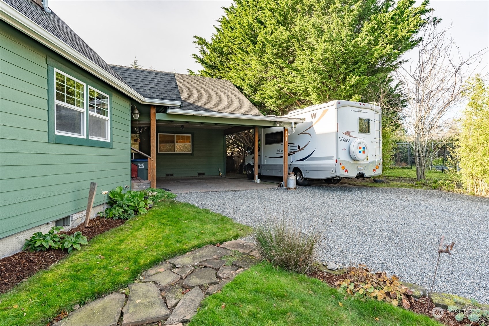 Property Photo:  2733 McKenzie Avenue  WA 98225 