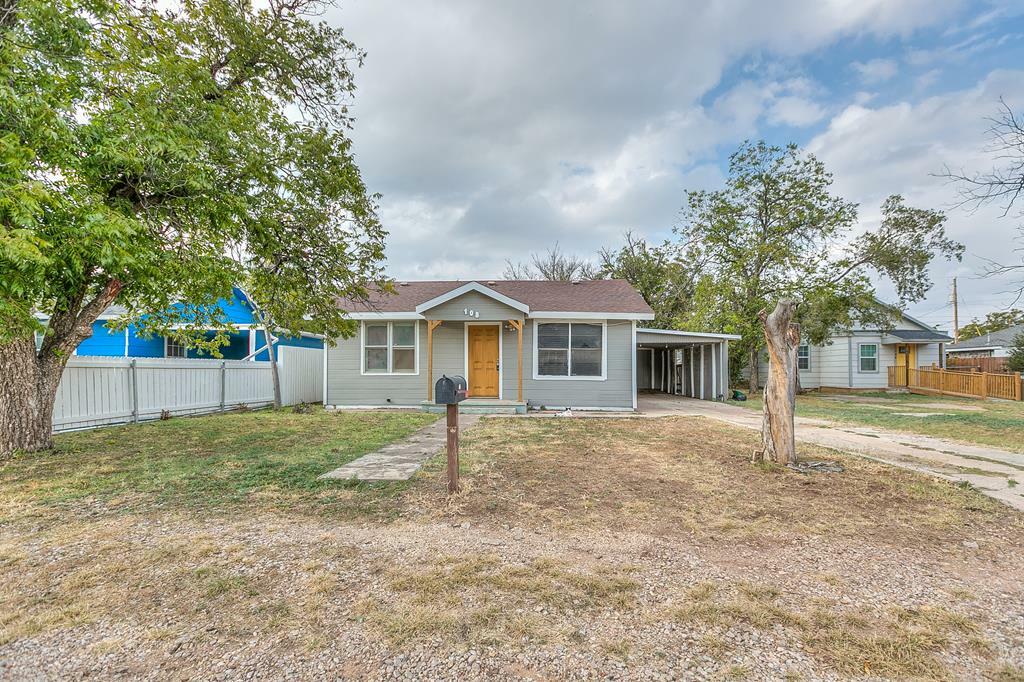 Property Photo:  108 W 27th St  TX 76903 