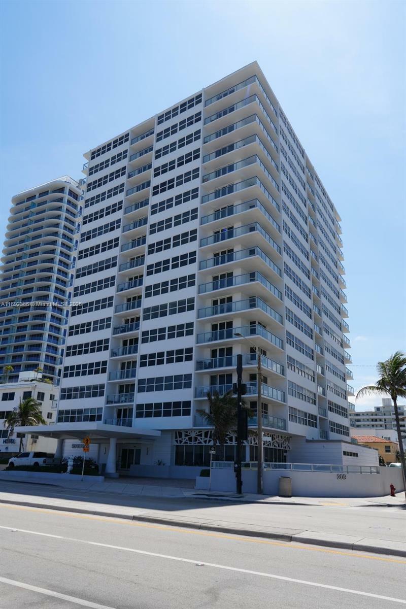 Property Photo: 209 N Fort Lauderdale Beach Blvd 7D FL 33304