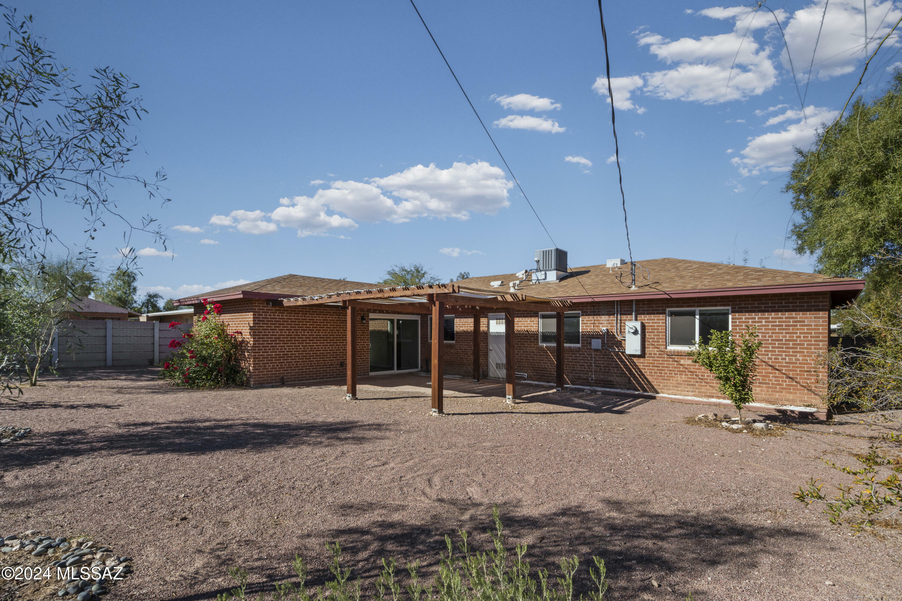 Property Photo:  822 E Copper Street  AZ 85719 