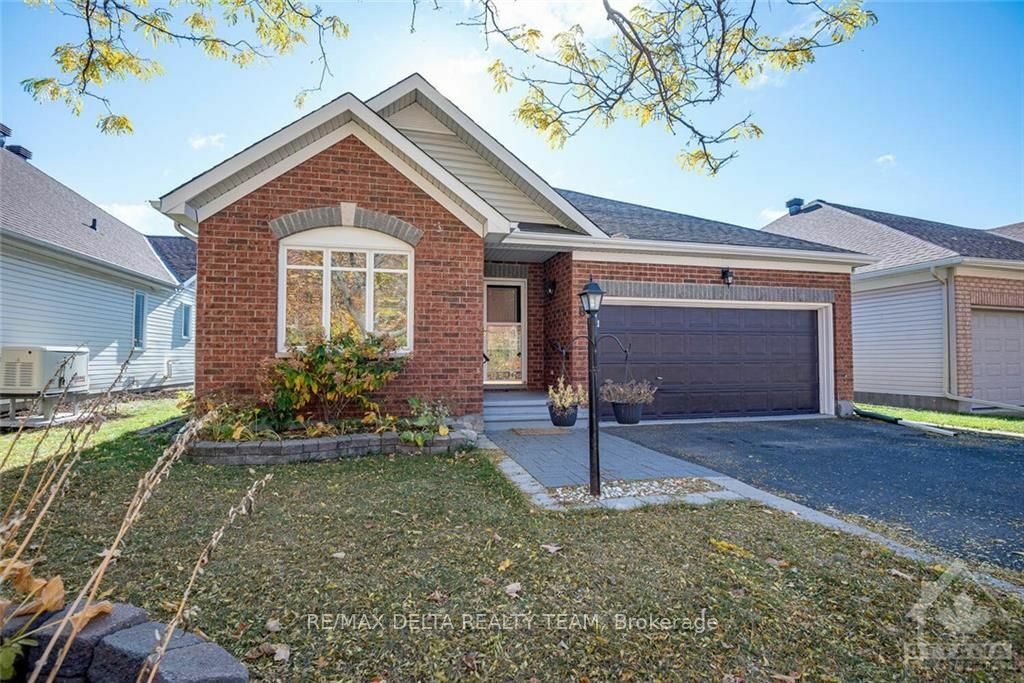 8 Spinney Way  Barrhaven ON K2J 4Y8 photo