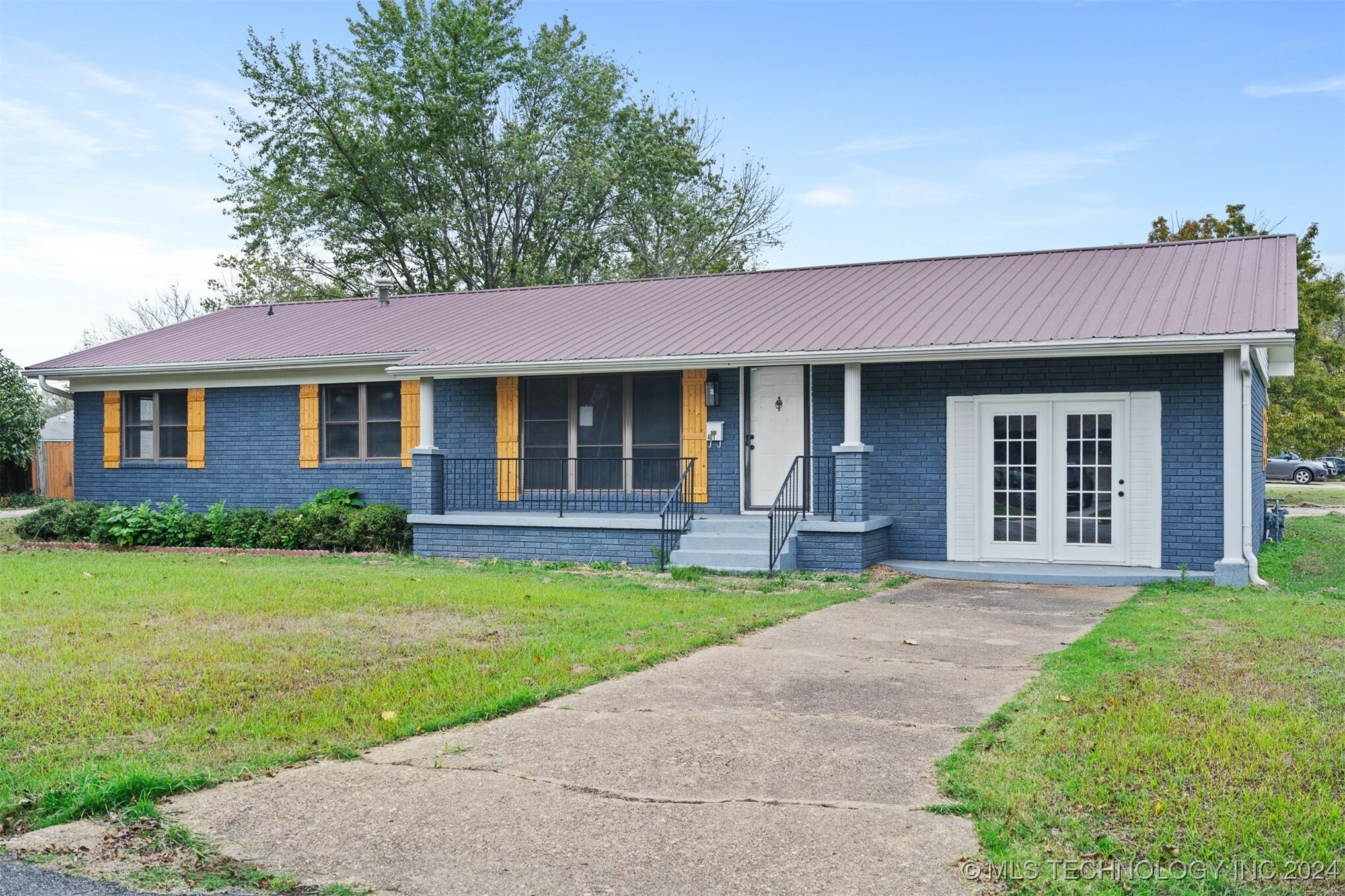 Property Photo:  401 S Cedar  OK 74955 