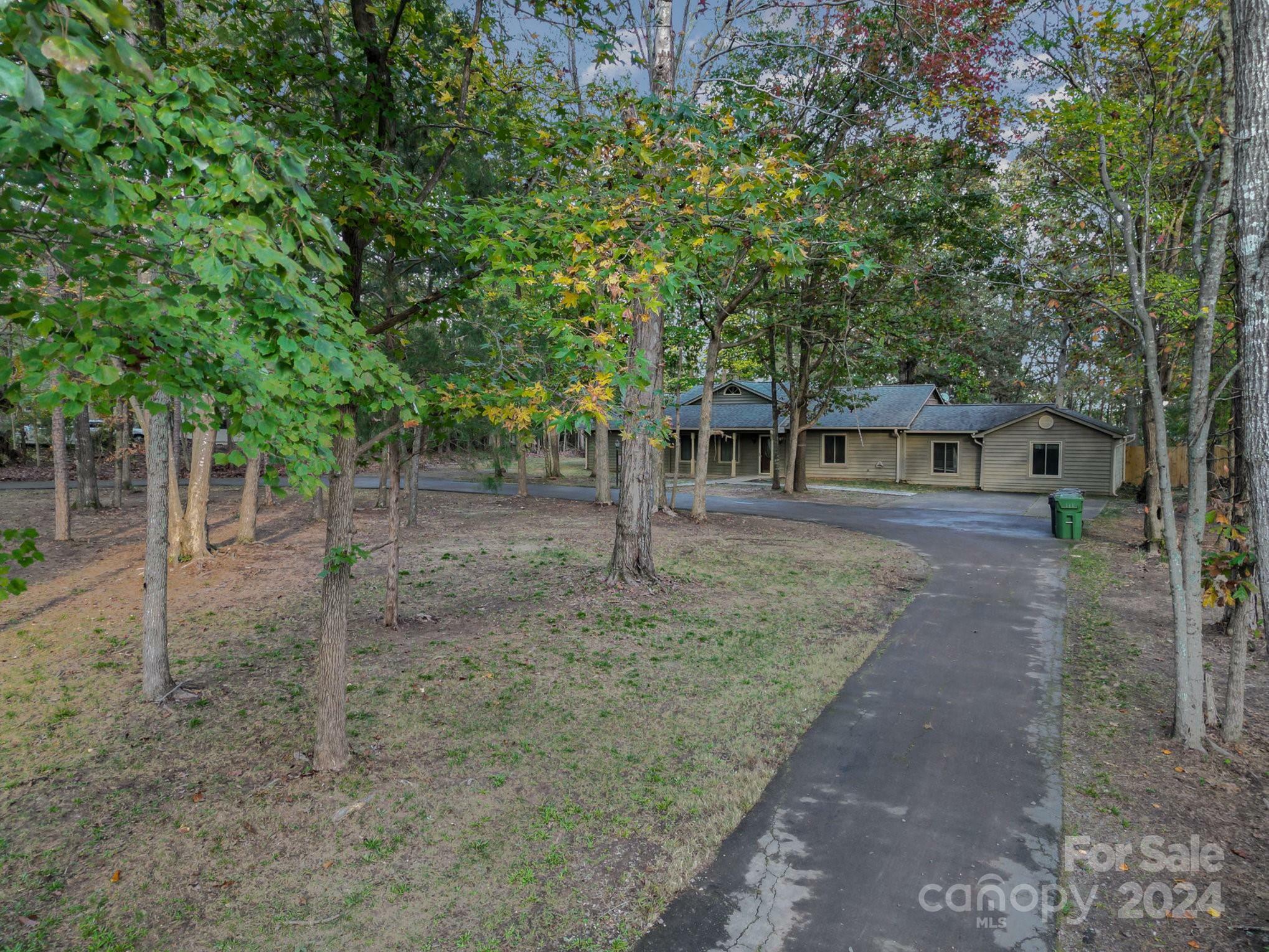 Property Photo:  15101 Regena Lane  NC 28278 