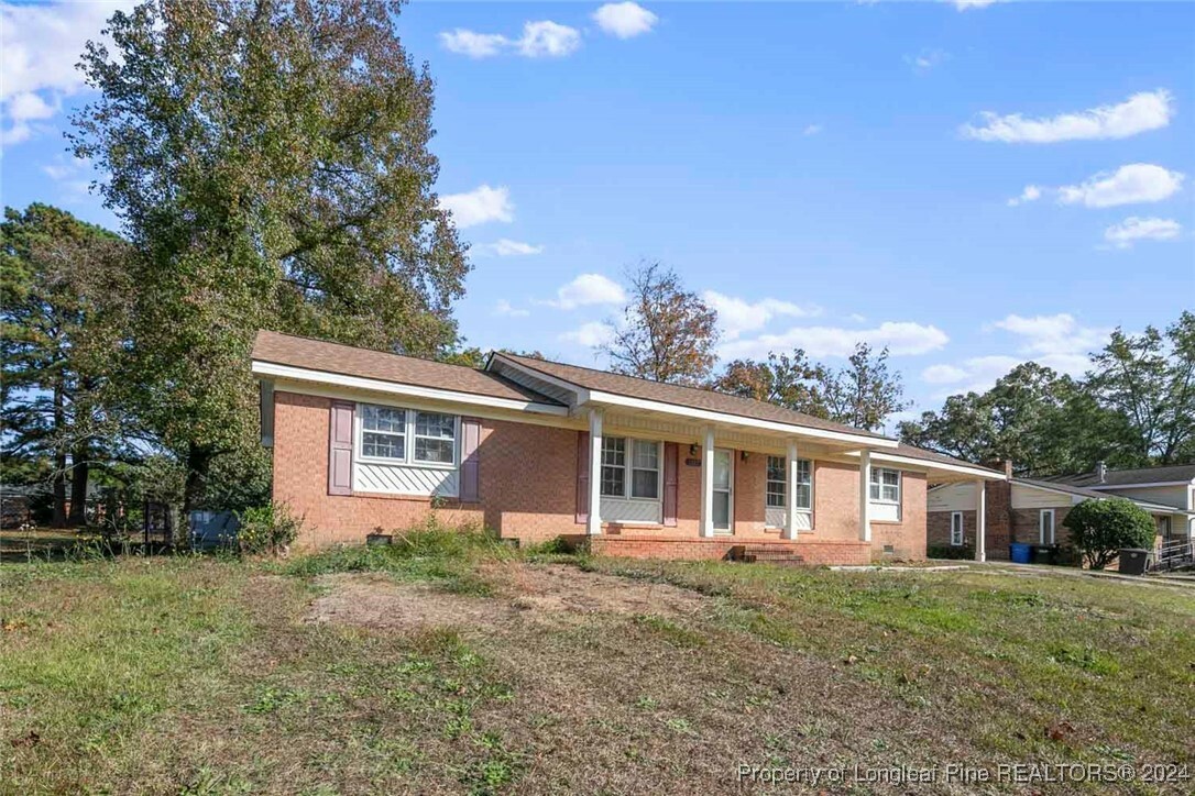 Property Photo:  1207 Chilton Drive  NC 28314 