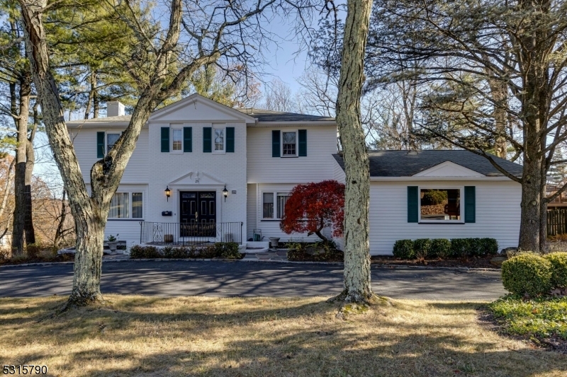 Property Photo:  25 Powell Drive  NJ 07052 