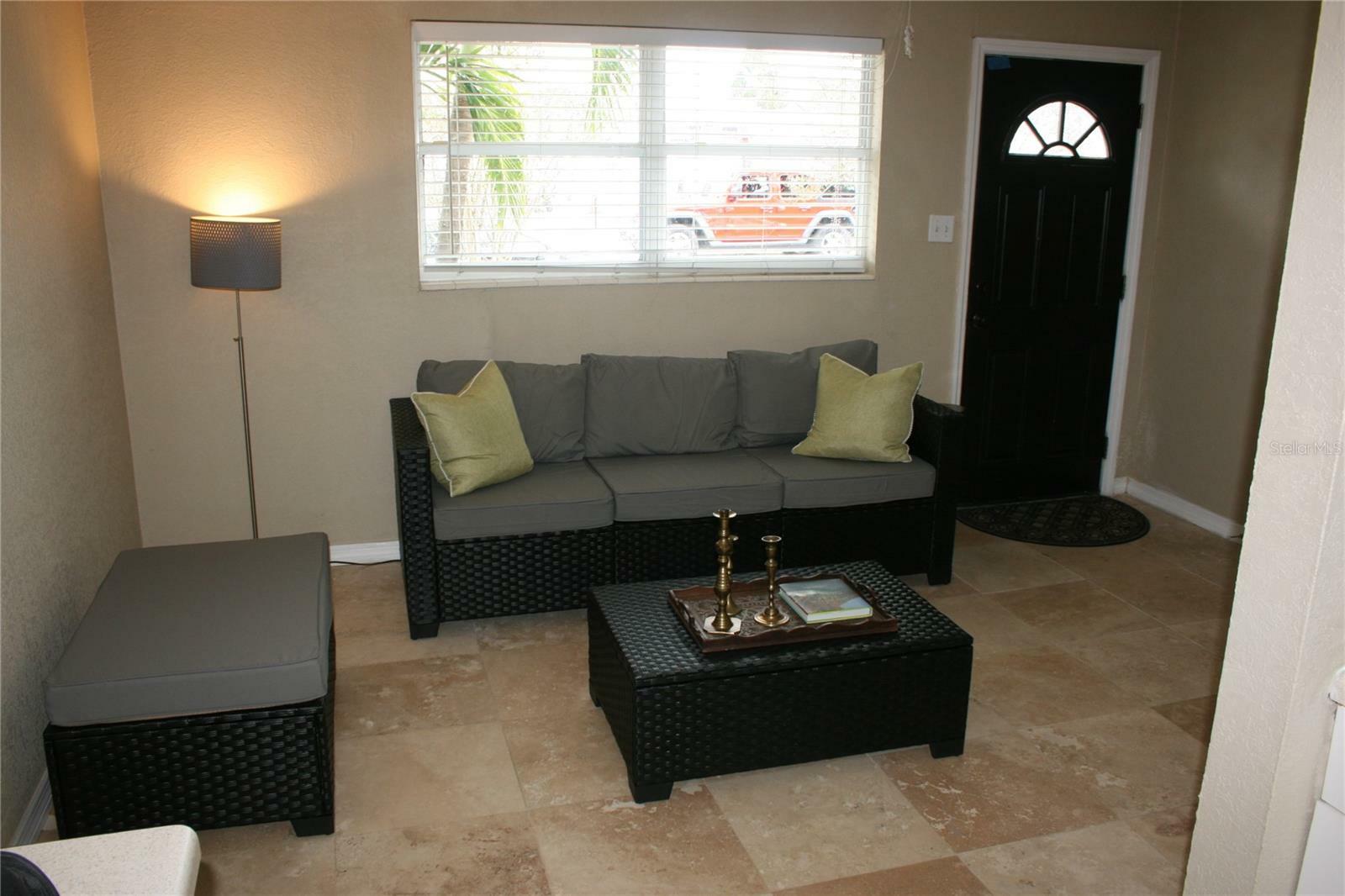Property Photo: 3402 W Obispo St Street FL 33629