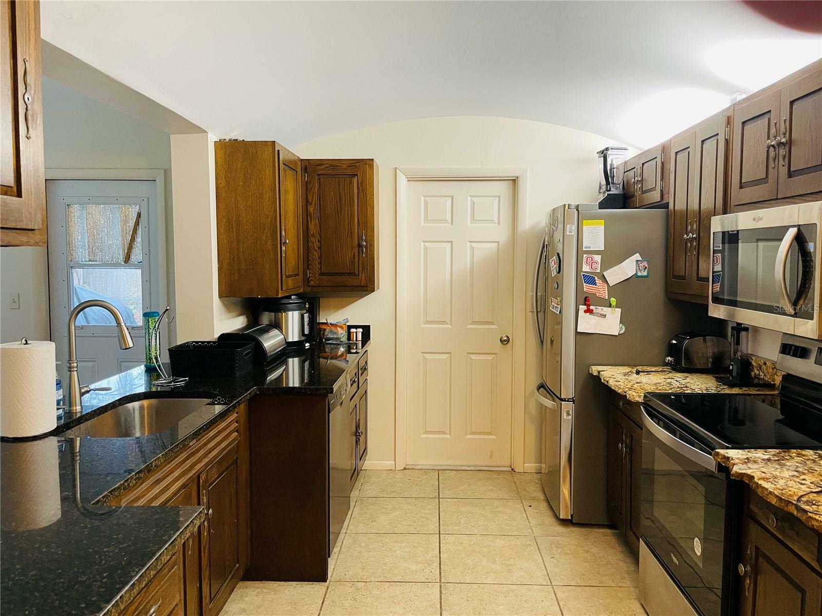 Property Photo:  2549 Arapaho Street  FL 34231 