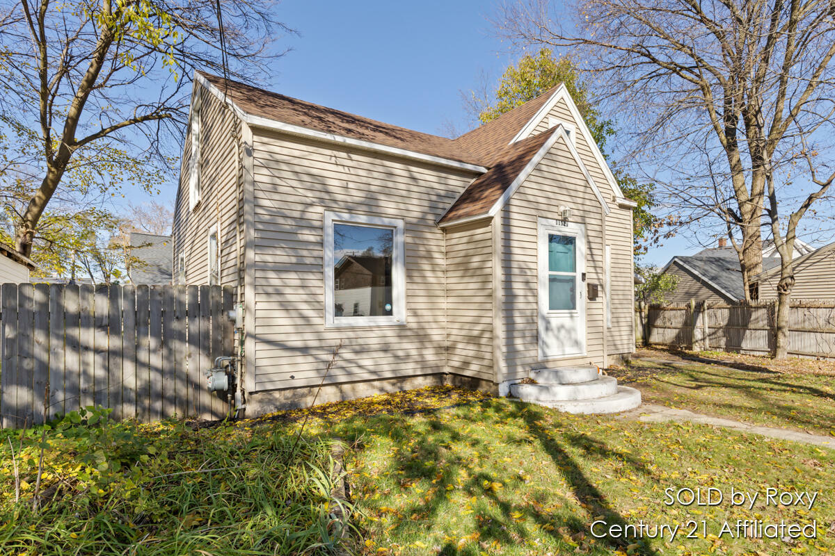 Property Photo:  1111 Orville Street SE  MI 49507 