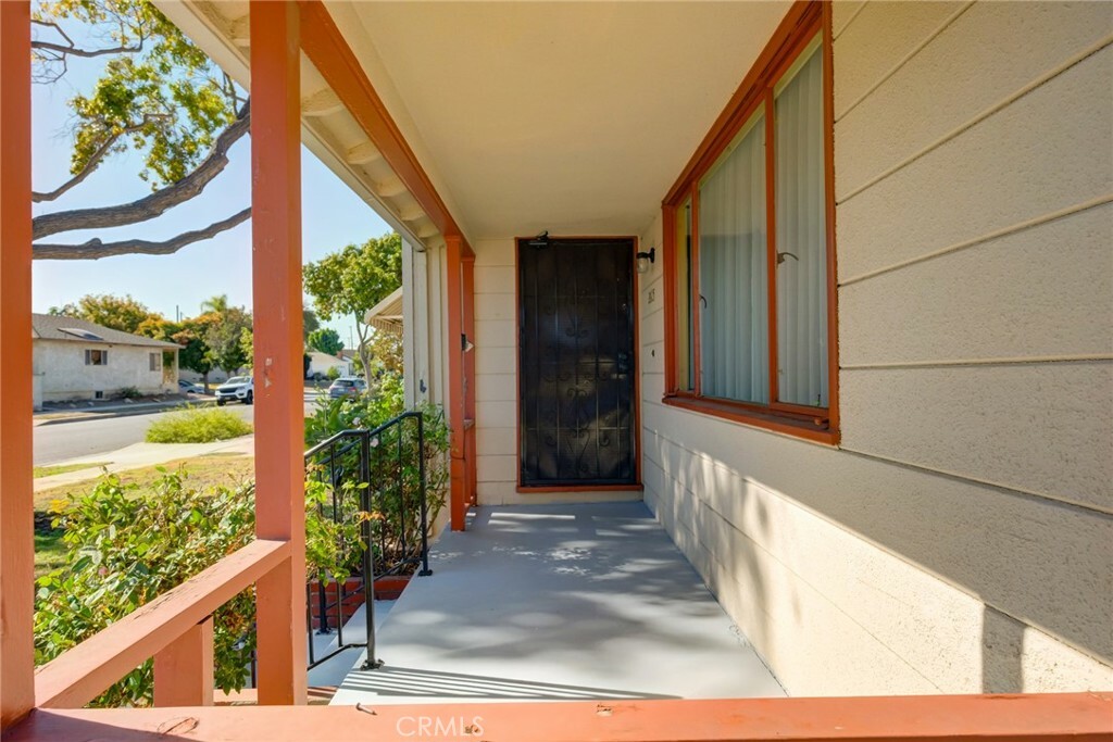 Property Photo:  2615 Loomis Street  CA 90712 