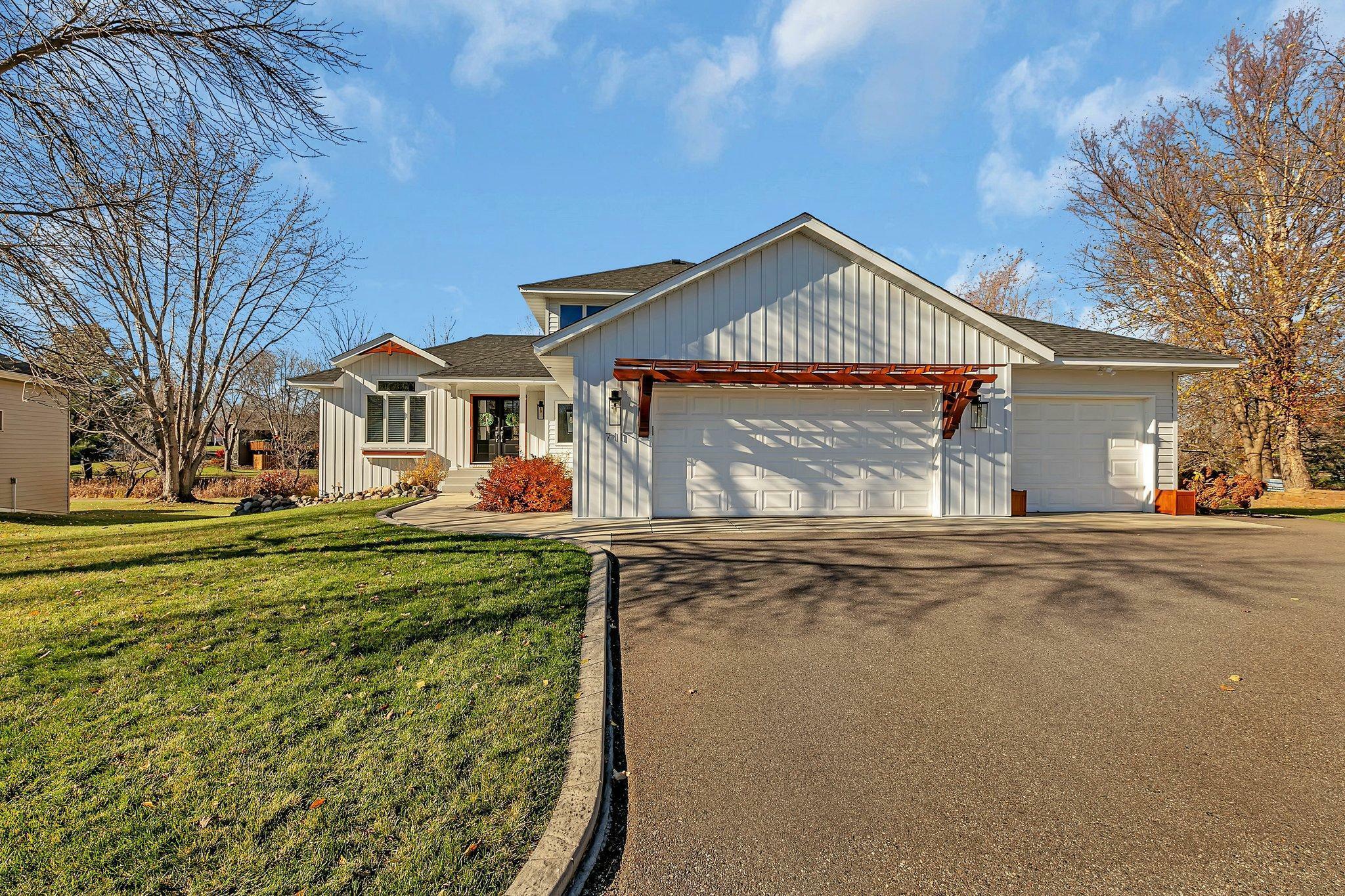 Property Photo:  711 Prairie Lane  MN 56379 