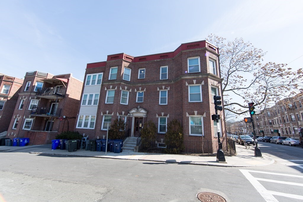 Property Photo:  168 Allston St 7  MA 02134 