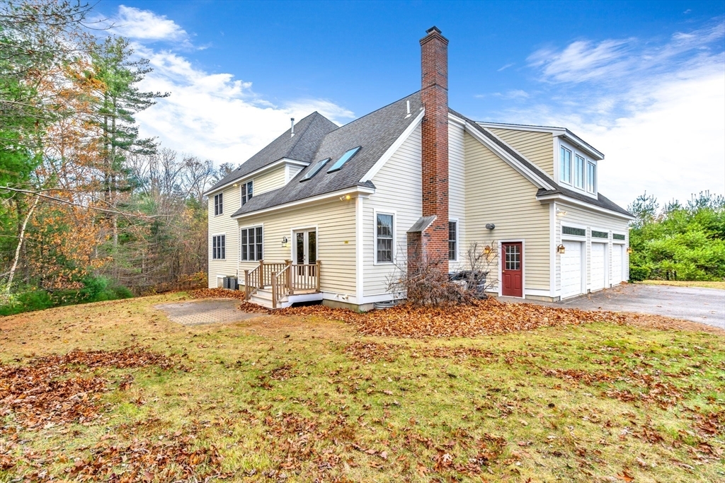 Property Photo:  1 Sandy Knoll Drive  MA 01749 