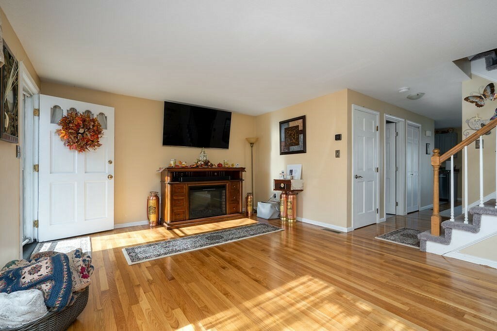 Property Photo:  92 Merrimack Meadow Lane 93  MA 01876 