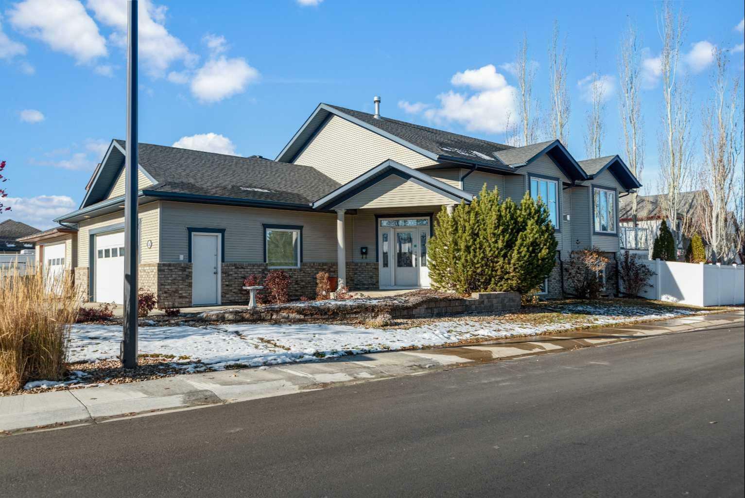 Property Photo:  262 Addington Drive  AB T4R 3N4 